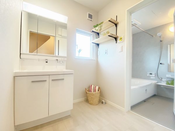 岩沼市早股　A棟ひらや